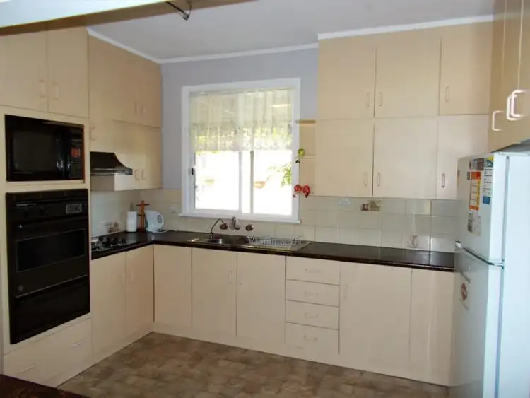 Fifth view of Homely house listing, 9 Eveline Street, Bordertown SA 5268