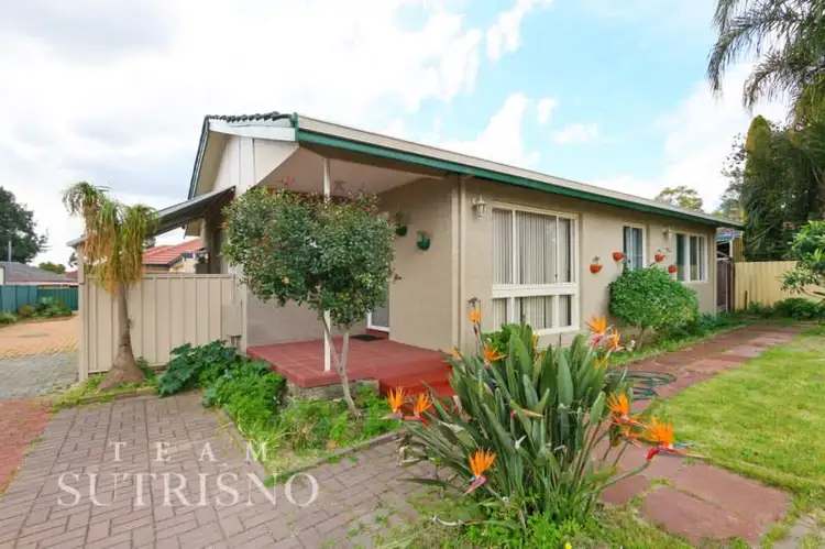 10 Abingdon Place, Kelmscott WA 6111
