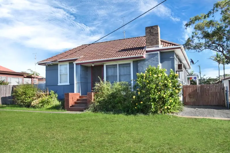 Main view of Homely house listing, 92 Shellharbour Road, Lake Illawarra NSW 2528