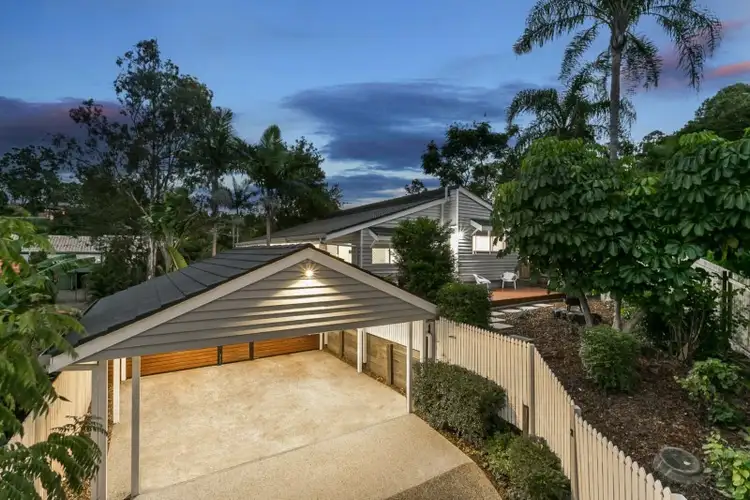 4 Yeoman Street, Chapel Hill QLD 4069