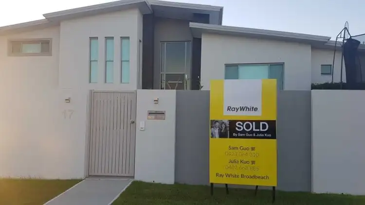 17 Rebholz Drive, Benowa Waters QLD 4217