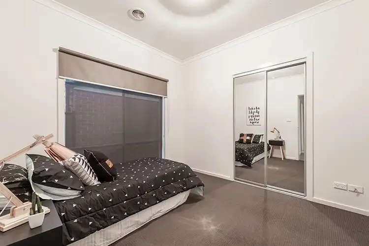 Seventh view of Homely house listing, 58 Ardsley Circuit, Craigieburn VIC 3064