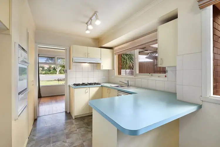 Fifth view of Homely house listing, 2 Liddell Court, Mount Waverley VIC 3149