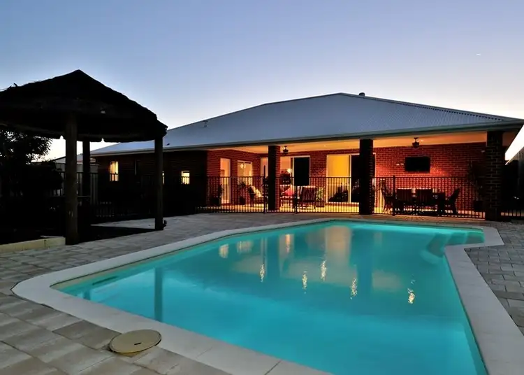 4 Cape Gardens, Ellenbrook WA 6069