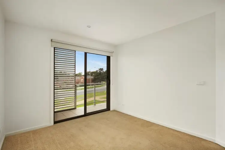 Fifth view of Homely townhouse listing, 16 Silverash Drive, Bundoora VIC 3083