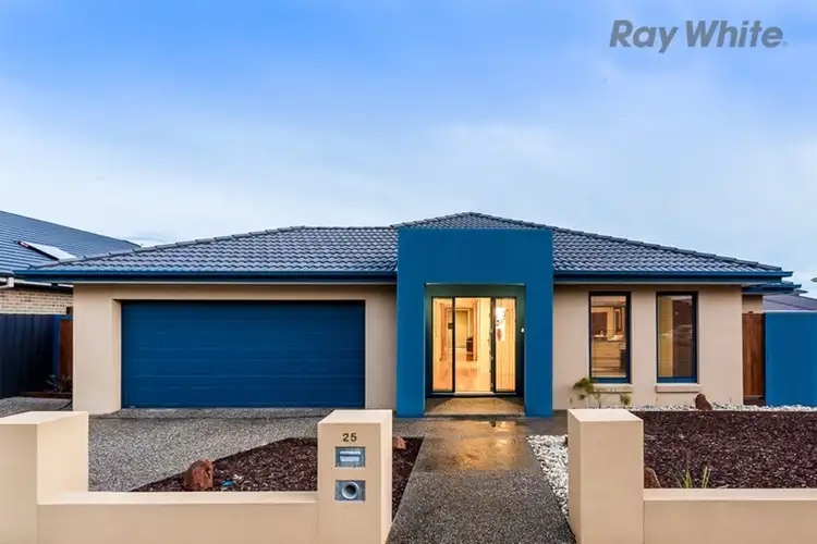 25 St Kilda Parade, Taylors Hill VIC 3037