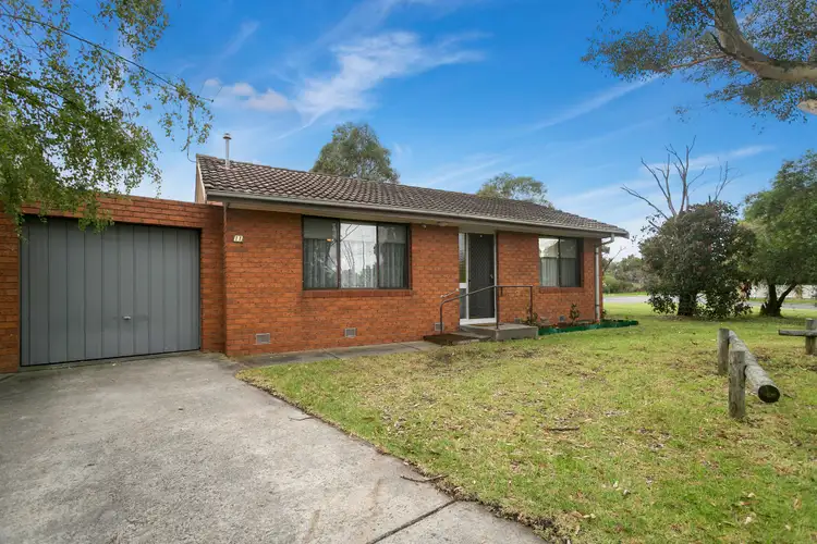 11 Hood Street, Frankston VIC 3199