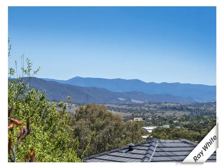 8 Orange Thorn Crescent, Banks ACT 2906