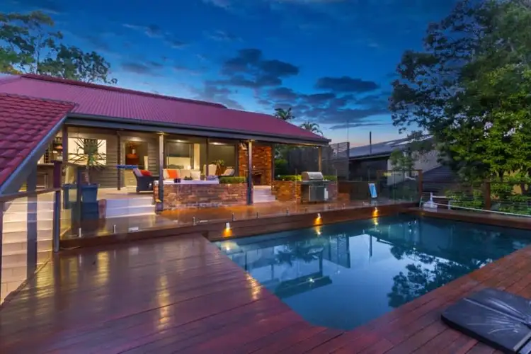 5 Wirra Street, Chapel Hill QLD 4069