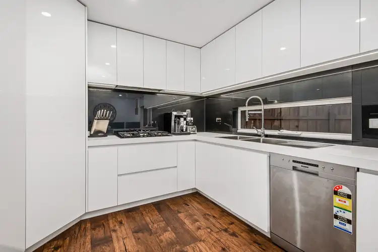 Sixth view of Homely house listing, 33 Amalfi Drive, Endeavour Hills VIC 3802