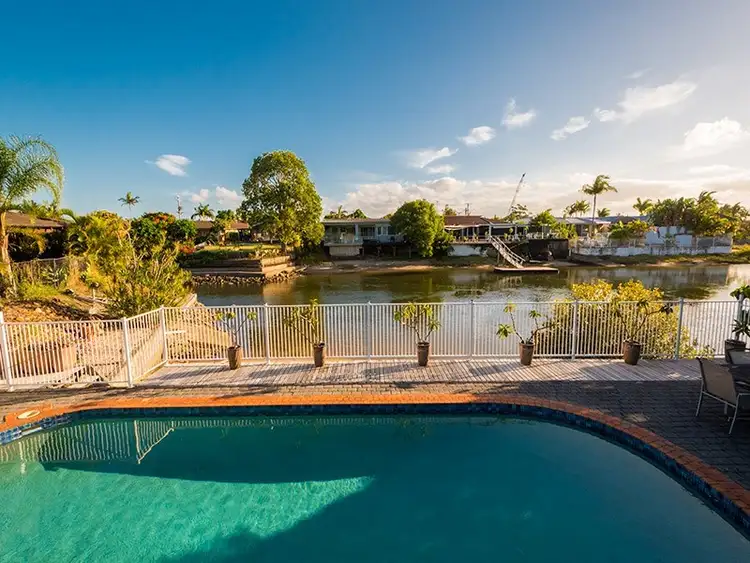 110 Salerno Street, Isle Of Capri QLD 4217