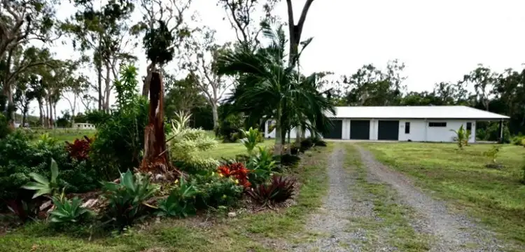 Second view of Homely house listing, 10 Coral Reef Court, Armstrong Beach QLD 4737