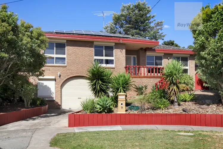 9 Farley Court, Gladstone Park VIC 3043