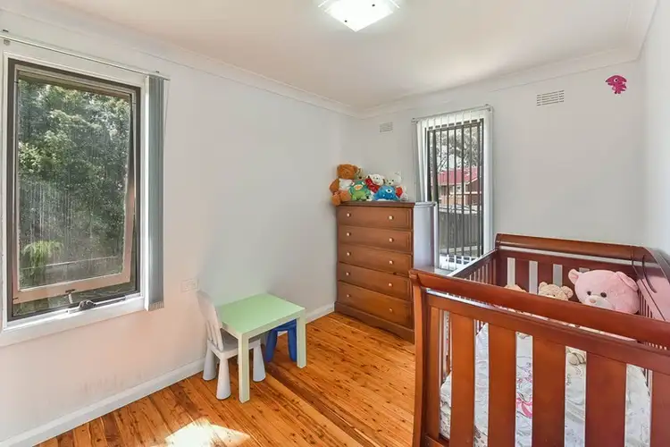 Fifth view of Homely house listing, 10 Scribbly Place, Macquarie Fields NSW 2564