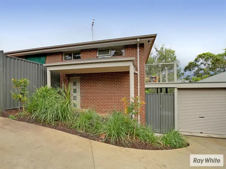 Unit 2, 5 BRAMBLEBERRY Lane, Chirnside Park VIC 3116