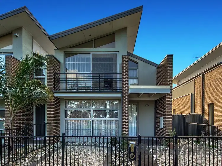 4 Ravenswood Walk, Cairnlea VIC 3023