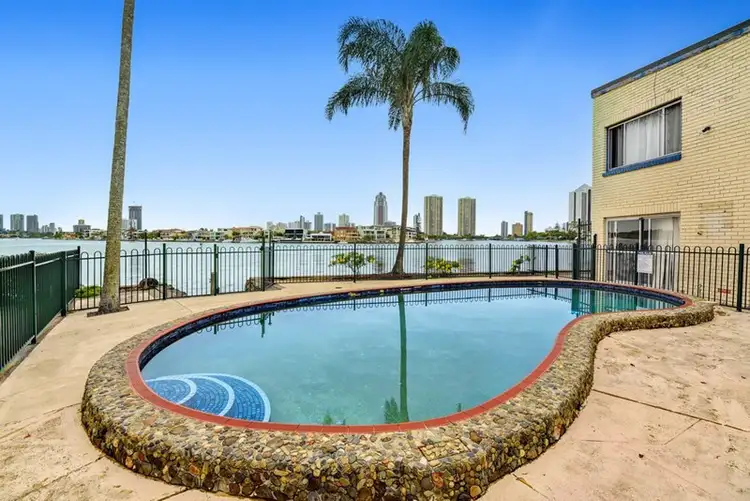 4/107 Stanhill Drive, Chevron Island QLD 4217