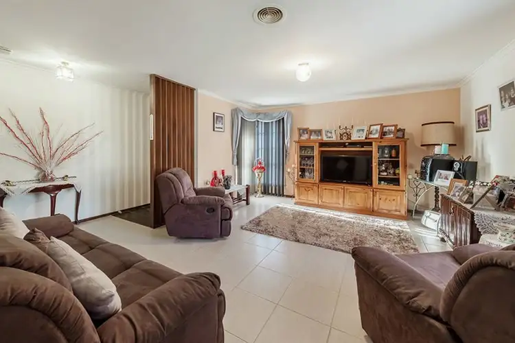 Fifth view of Homely house listing, 8 Ottery Court, Craigieburn VIC 3064