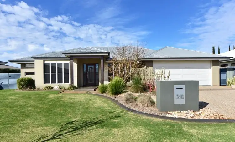 20 Fallon Drive, Middle Ridge QLD 4350