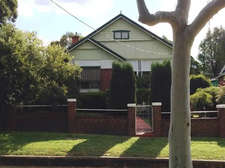 35 Caple Street, Young NSW 2594