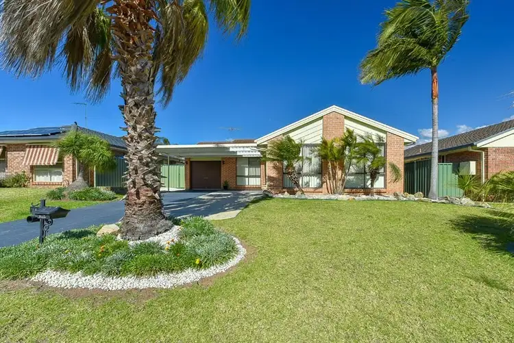 18 Whorlong Street, St Helens Park NSW 2560