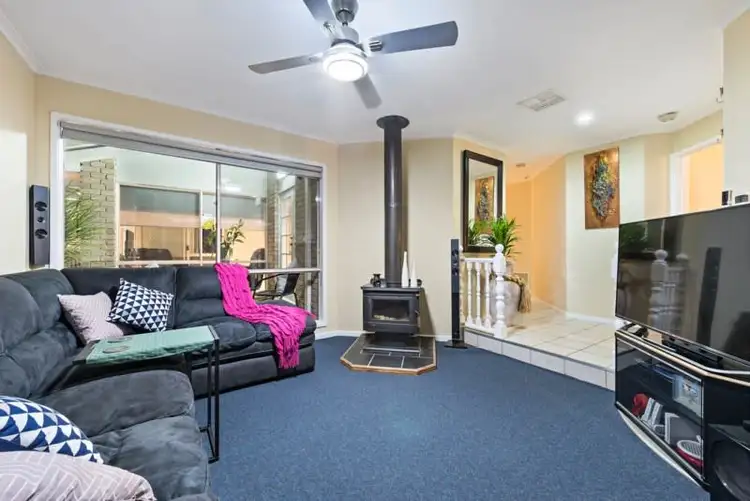 Second view of Homely house listing, 3 Rochelle Court, Aspendale Gardens VIC 3195