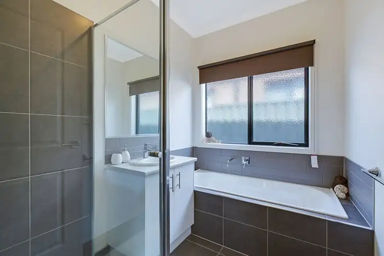 Fifth view of Homely house listing, 3 Fenix Way, Wollert VIC 3750