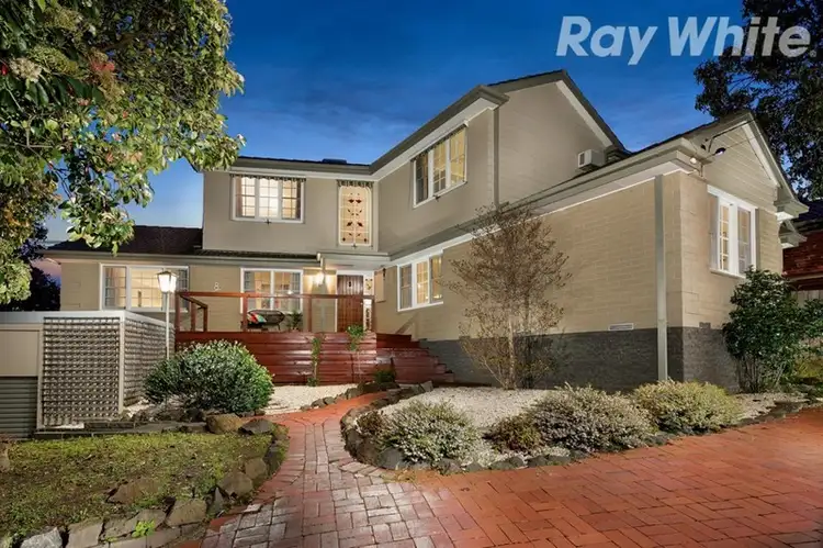 8 Ronald Court, Watsonia North VIC 3087