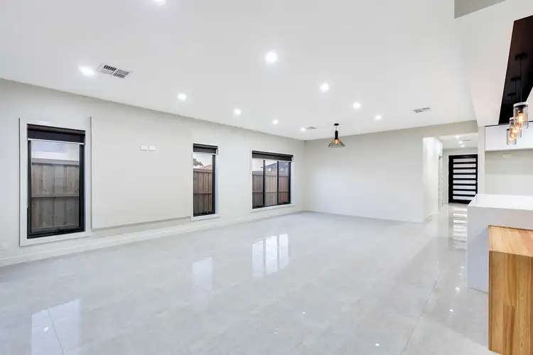 Seventh view of Homely house listing, 2 Wimmera Crescent, Wollert VIC 3750