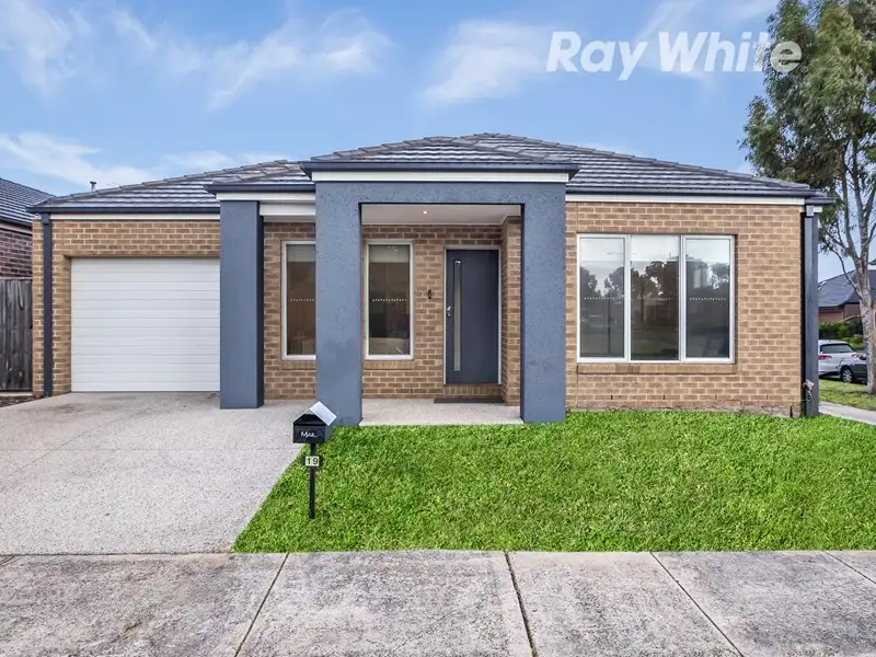 Main view of Homely house listing, 19 Knightsbridge Drive, Epping VIC 3076