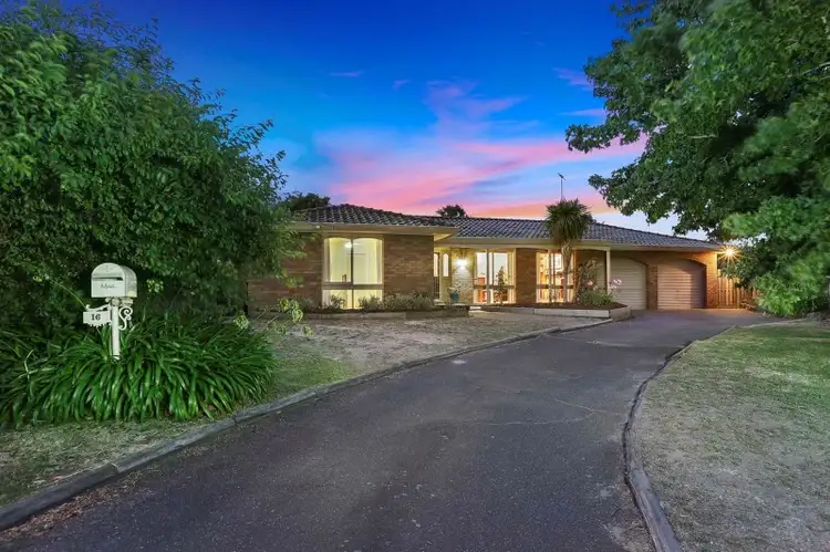 16 Thornbury Lane, Highton VIC 3216