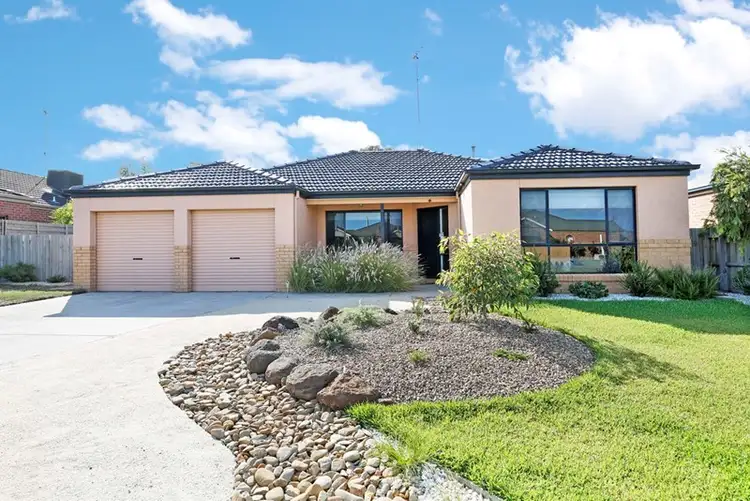 15 Greenleaf Drive, Lara VIC 3212