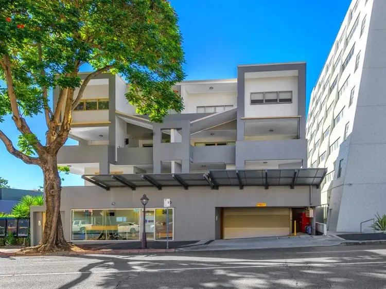 Second view of Homely apartment listing, 3/505 BOUNDARY Street, Spring Hill QLD 4000