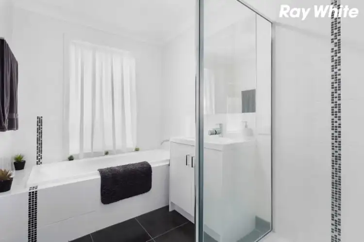 Seventh view of Homely unit listing, 3 Trinidad Walk, Pakenham VIC 3810
