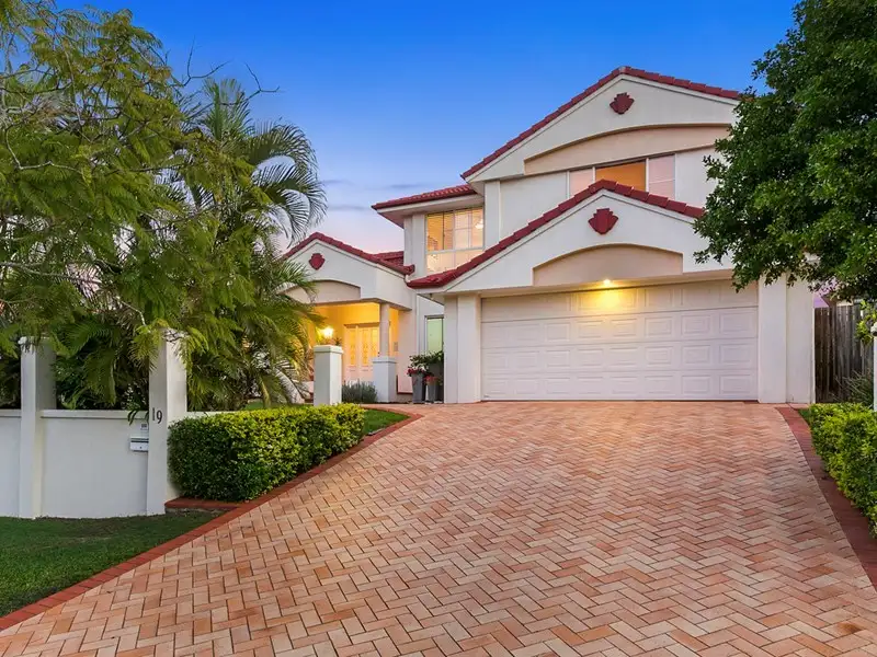 Main view of Homely house listing, 19 Newbury Place, Carindale QLD 4152