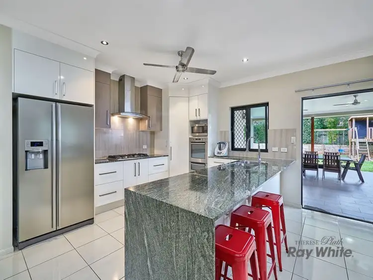 2 Charnley Avenue, Bentley Park QLD 4869