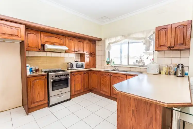 Fifth view of Homely house listing, 11 Craigielea Avenue, St Albans VIC 3021