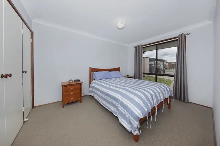 Seventh view of Homely house listing, 8 Dane Close, Calwell ACT 2905