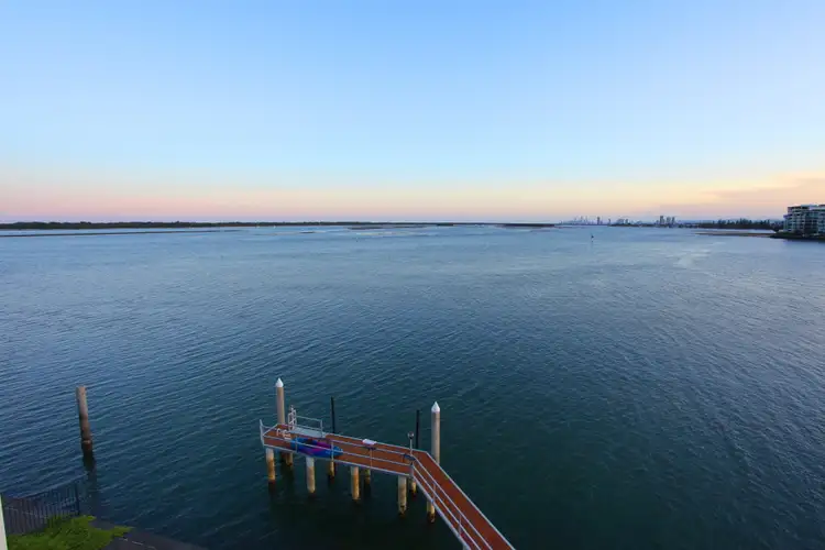 21 King Arthurs Court, Sovereign Islands QLD 4216