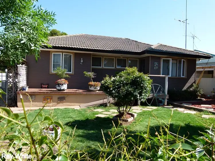18 Scrivener Street, Forbes NSW 2871