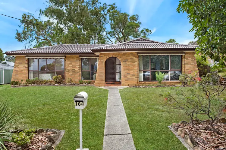 164 Cresthaven Avenue, Bateau Bay NSW 2261