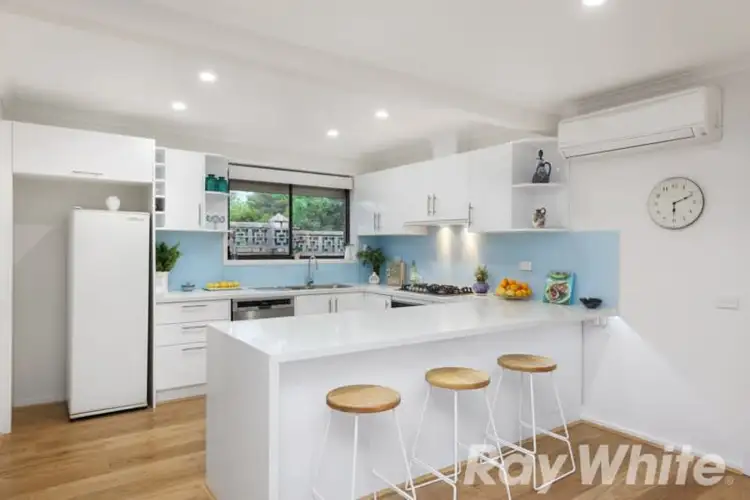 15 Farm Road, Cheltenham VIC 3192