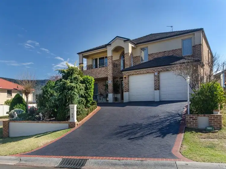 2 Kirriemuir Glen, Horsley NSW 2530