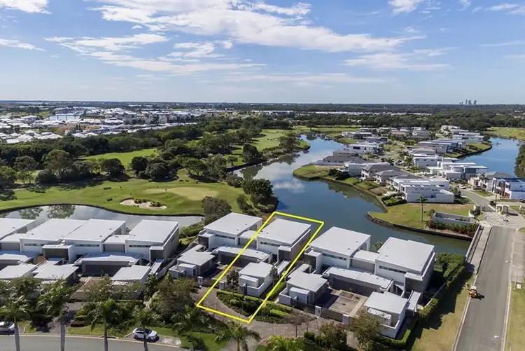 7527 Springfield Drive, Hope Island QLD 4212