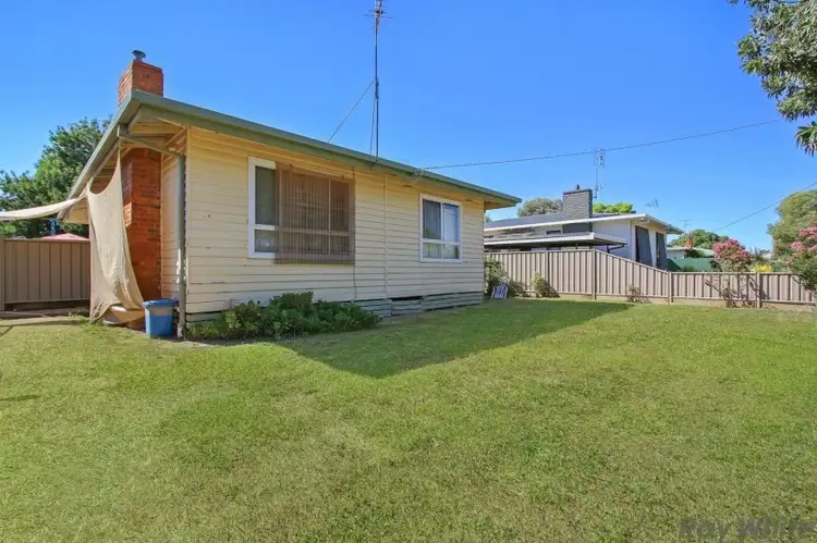 11 Afton Avenue, Benalla VIC 3672