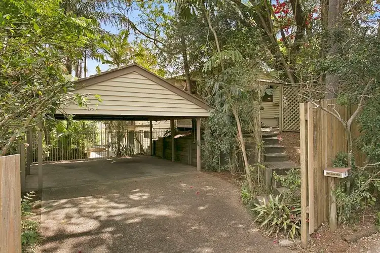 4 Yeoman Street, Chapel Hill QLD 4069