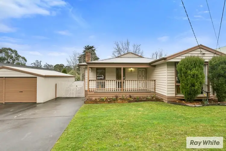 48 OAKTREE Road, Croydon North VIC 3136