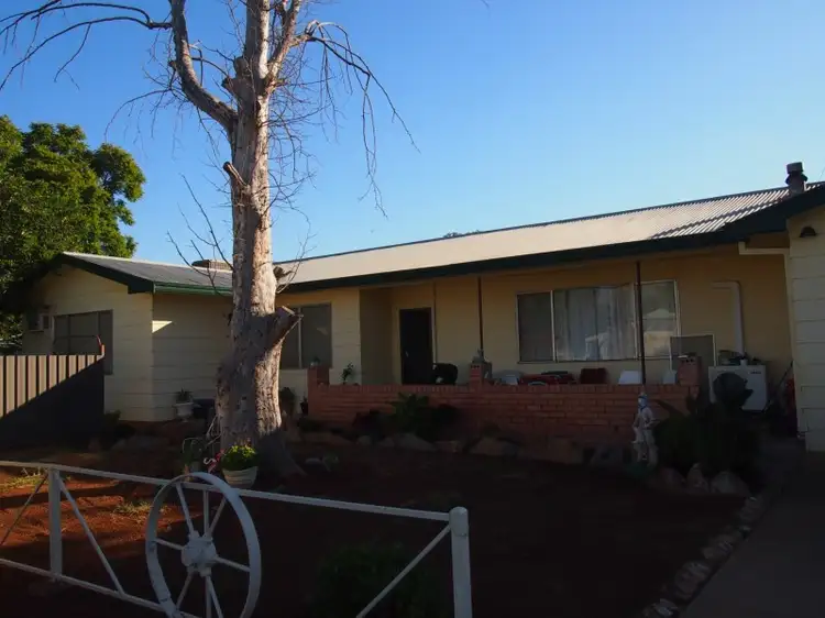 120 Orange Street, Condobolin NSW 2877