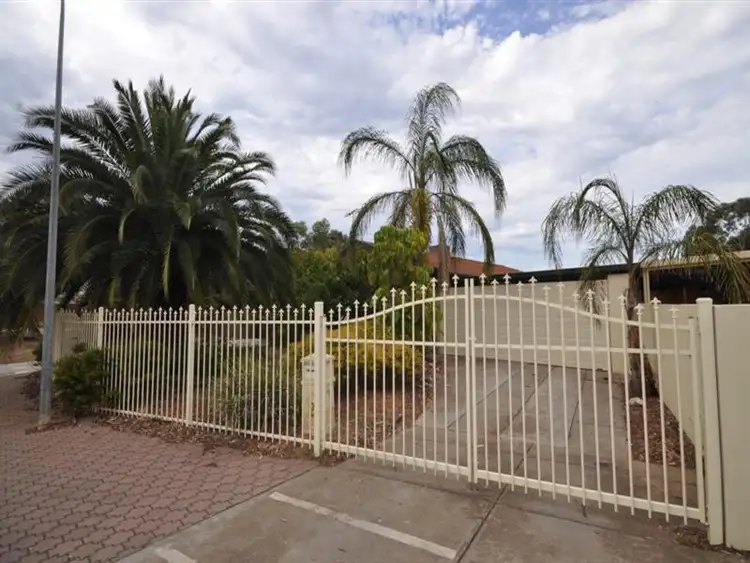 Second view of Homely house listing, 2 Tulip Court, Parafield Gardens SA 5107