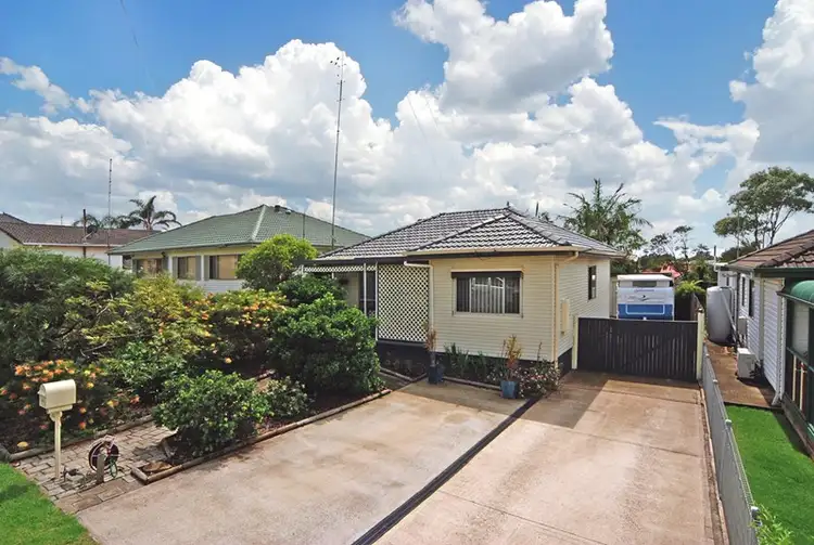 Main view of Homely house listing, 33 Belfast Avenue, Warilla NSW 2528